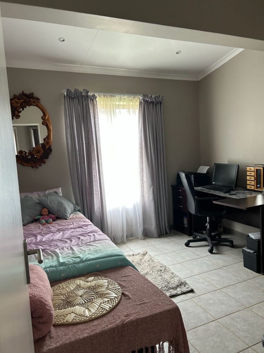 Bedroom Property for Sale in De Land Estate North West